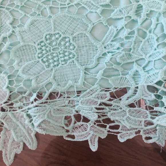 Tobi Womens Lace Crochet Overlay Mini Skirt Mint Size XS - Picture 2 of 6